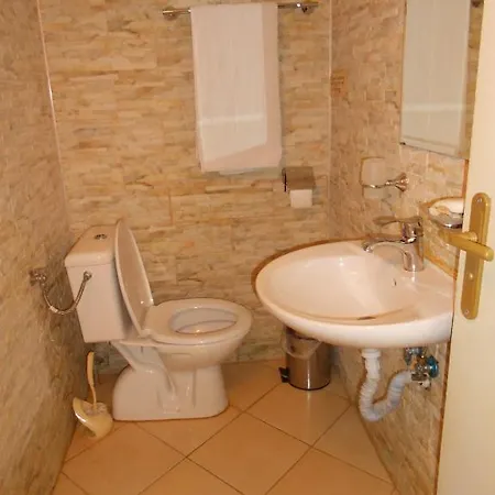 Del Mar بيت شباب فارنا